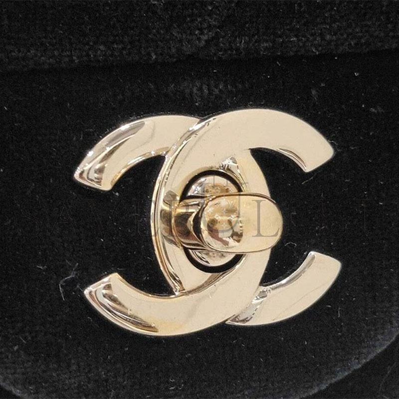 CHANEL VELVET NEW MINI CROSSBODY BAG (20*12*6.5cm)